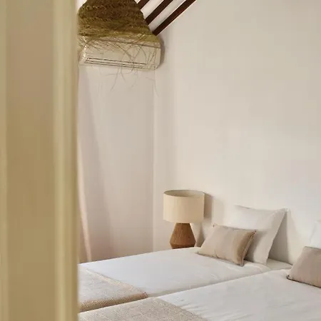 House Upscale With Pool *