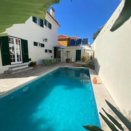 House Upscale With Pool 빌라 *