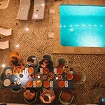 House Upscale With Pool 빌라