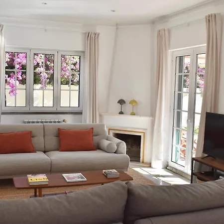 House Upscale With Pool * Costa de Caparica