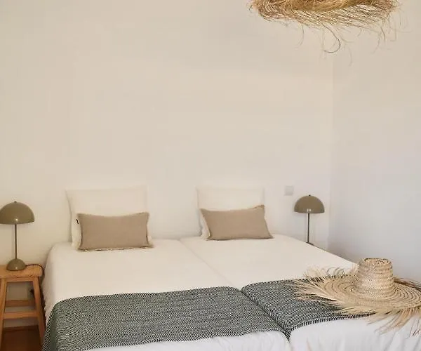 House Upscale With Pool *