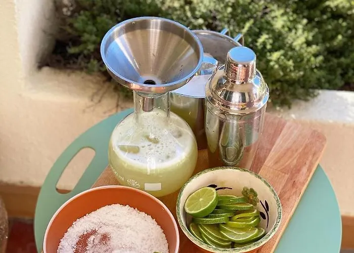 House Upscale With Pool *