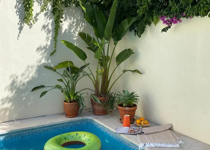 House Upscale With Pool Villa