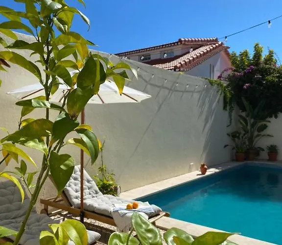 House Upscale With Pool Villa